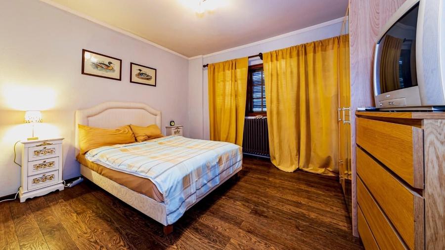 Casă individuală cu 8 camere cu Piscina în Ghermănești