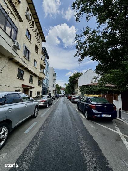 Apartament cu 3 camere în Moșilor