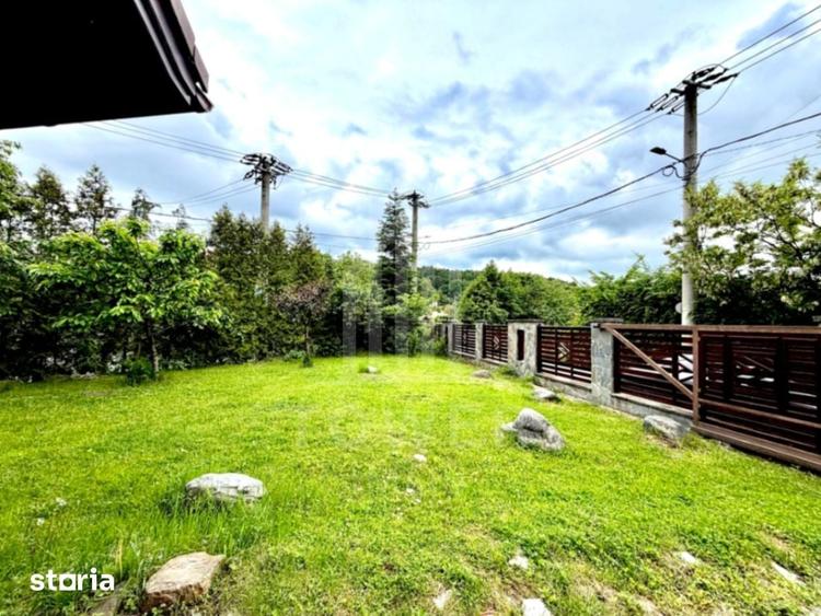 Casă cu 9 camere cu Teren 1300 Mp în Central