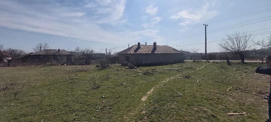 Teren de 1534 mp, în Greci