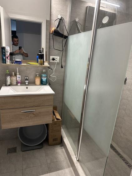 Apartament cu 3 camere decomandat, mobilat în Central
