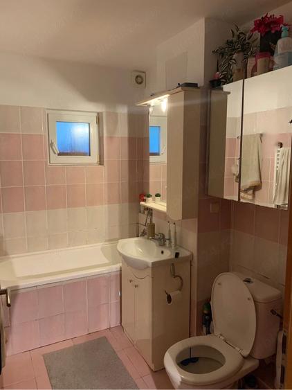 Apartament cu 4 camere decomandat, mobilat în Steaua