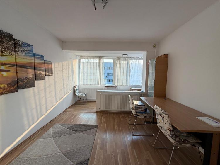 Apartament cu 3 camere decomandat, mobilat în Iancului