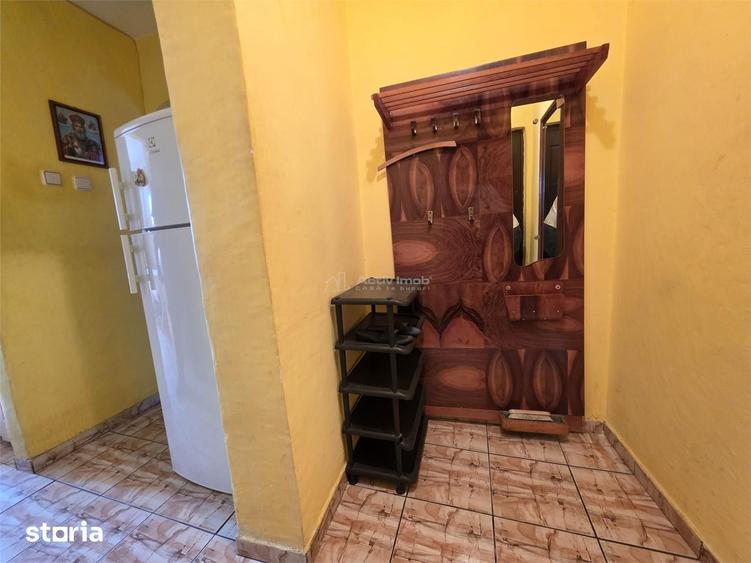Apartament cu 3 camere decomandat în Micro 5