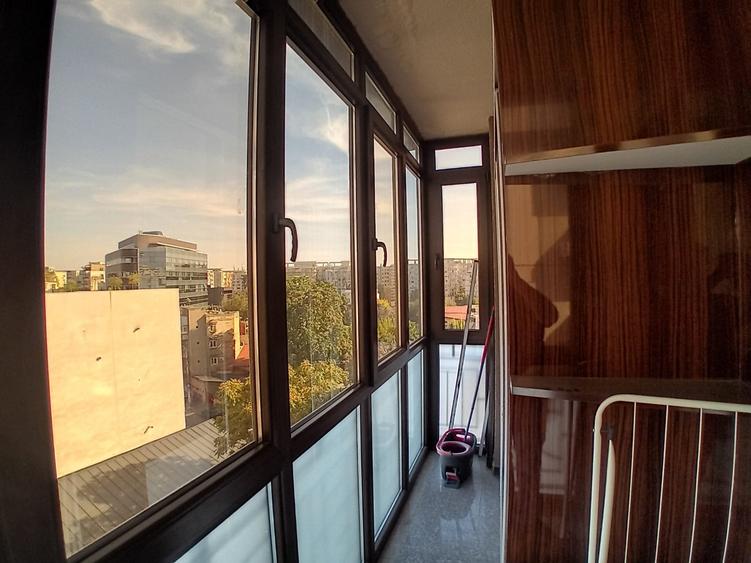Apartament cu 3 camere semidecomandat, mobilat în Alba Iulia
