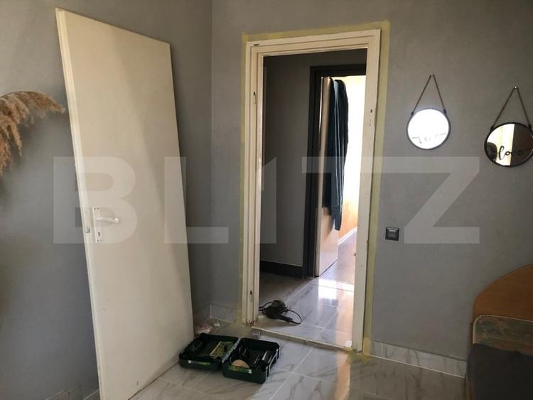 Apartament cu 4 camere semidecomandat, mobilat în Cloșca