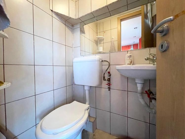 Apartament cu 4 camere decomandat, mobilat în Buziașului