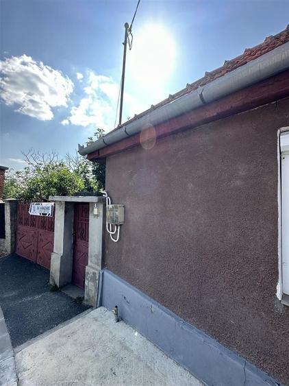 Casă individuală cu 2 camere cu Canalizare în Episcopia Bihorului
