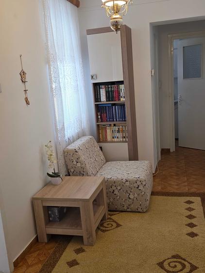 Apartament cu 3 camere decomandat în Exterior Vest