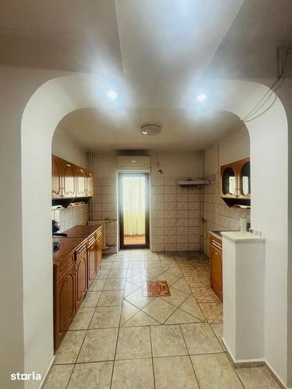 Apartament cu 2 camere decomandat în Calea București