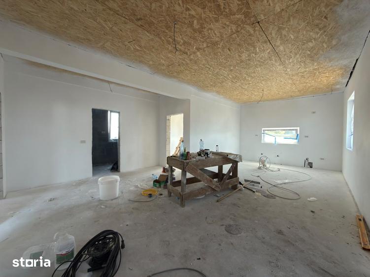 Casă cu 4 camere cu Teren 270 Mp în Central