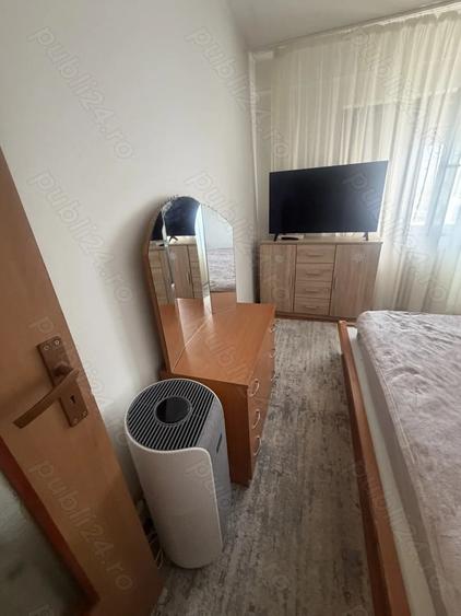 Vand apartament 3 camere zona 9 Mai Ploie?ti - 1