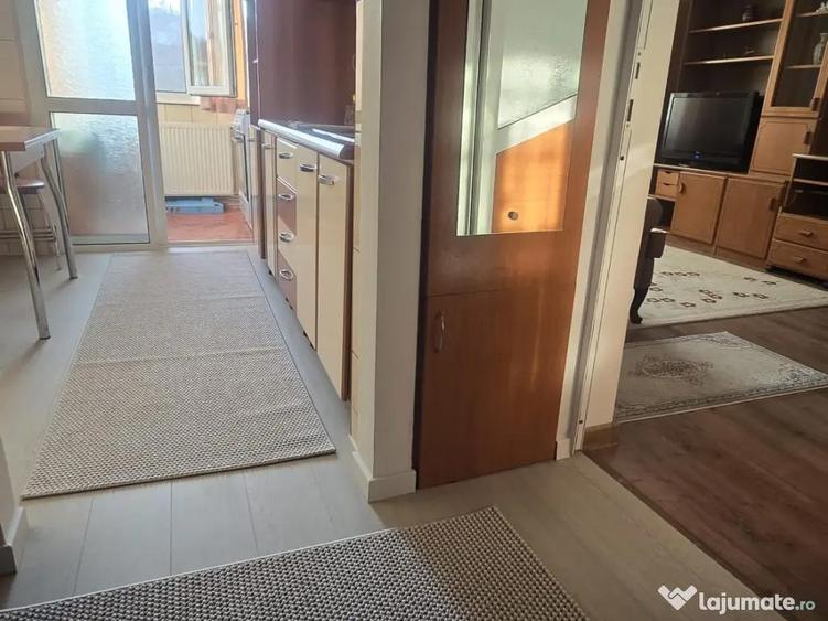 Apartament cu 2 camere decomandat în Galata
