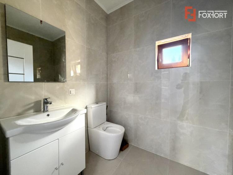Casă cu 4 camere cu Teren 900 Mp în Sânandrei