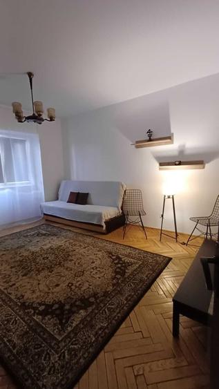 Apartament cu 3 camere decomandat în Gară