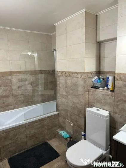 Apartament cu 4 camere decomandat în Cetate
