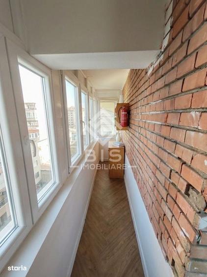 Apartament cu 4 camere decomandat în Central