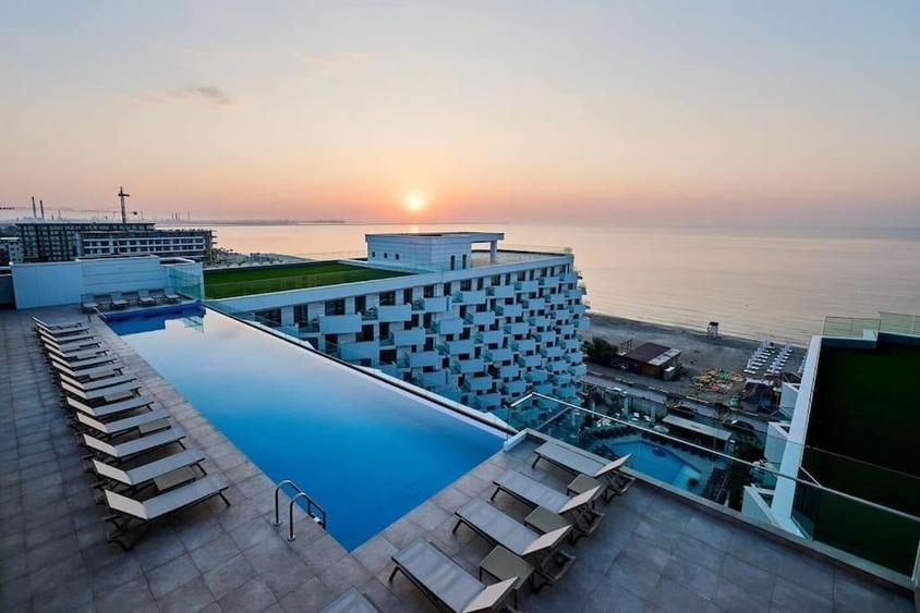 Apartament cu 2 camere semidecomandat, mobilat în Mamaia