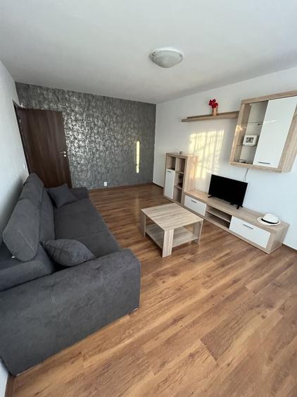 Apartament cu 2 camere decomandat în Olteniței