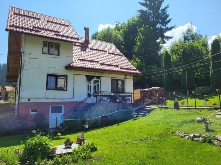 Casă individuală cu 6 camere cu Canalizare în Bran