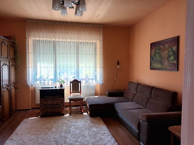 Casă individuală cu 3 camere cu Canalizare în Bâlc