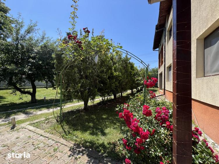 Casă cu 10 camere cu Teren 5164 Mp în Malu cu Flori