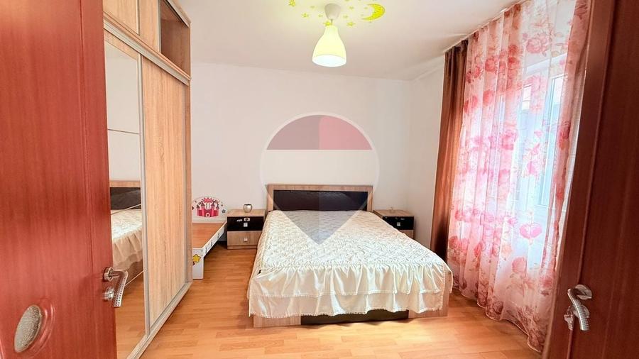 Casă individuală cu 4 camere cu Teren 428 Mp în Central