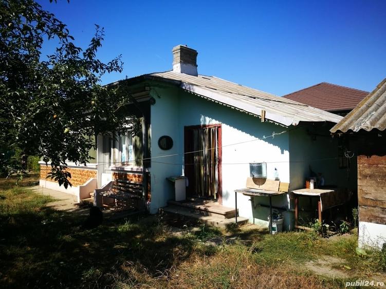 Casă cu 4 camere cu Teren 1200 Mp în Poenari