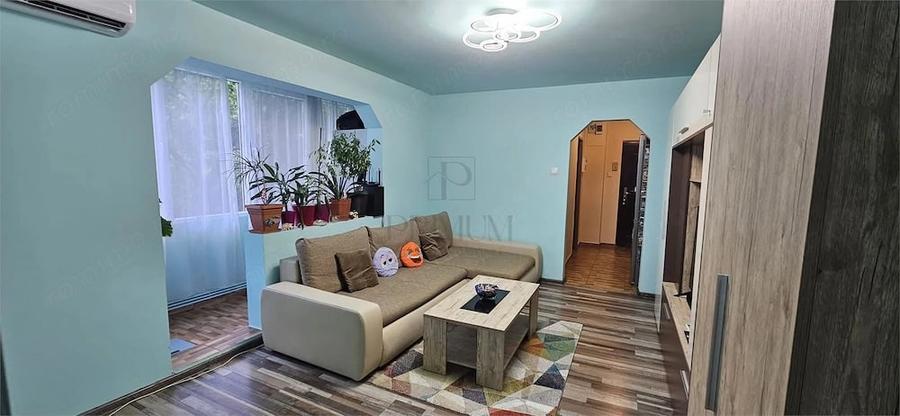 Apartament cu 3 camere semidecomandat în Favorit