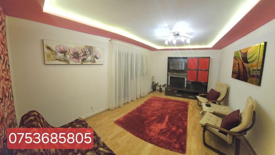 Apartament cu 3 camere decomandat în Central