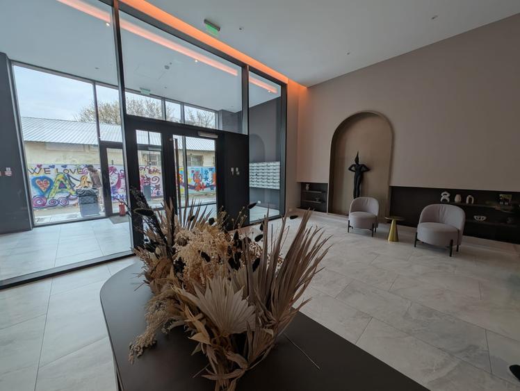 Penthouse cu 4 camere decomandat în Cotroceni
