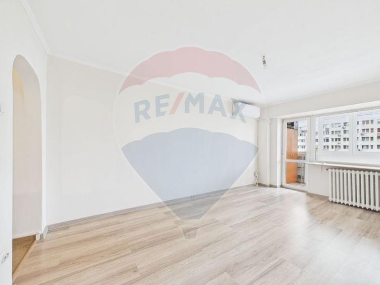 Apartament cu 3 camere decomandat, mobilat în Lujerului