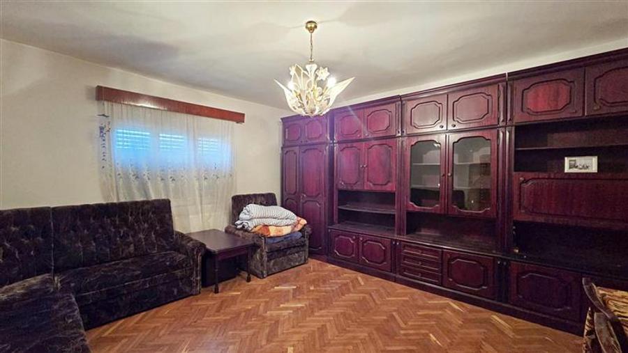 Casă individuală cu 3 camere cu Canalizare în Dumbrăvița