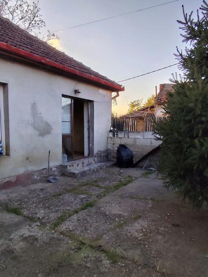 Casă cu 2 camere cu Teren 396 Mp în Ronaț