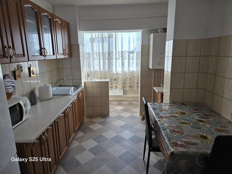 Apartament cu 3 camere decomandat în Vărsătura
