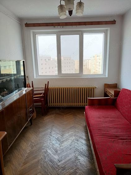 Apartament cu 3 camere decomandat în Lujerului