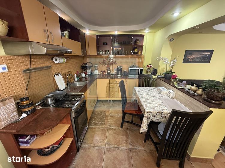 Casă cu 3 camere semidecomandat cu Teren 300 Mp în Bartolomeu