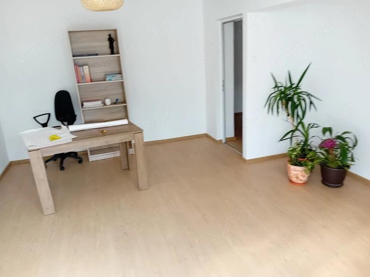 Spațiu comercial, de 80 mp, în Central
