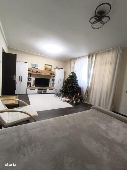 Apartament cu 2 camere decomandat în Teilor