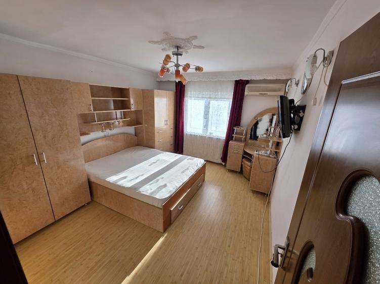 Apartament cu 3 camere decomandat, mobilat în Tineretului