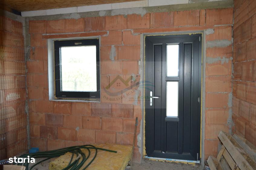 Casă cu 5 camere cu Teren 9700 Mp în Vama