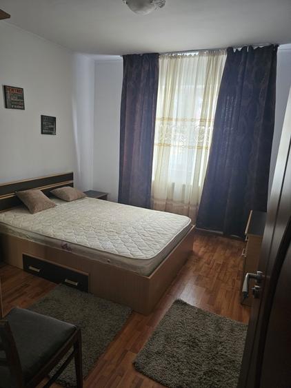 Inchiriez apartament 2 camere Campina - 1