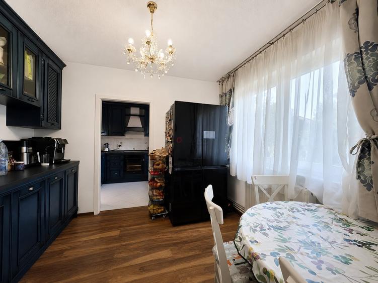 Casă individuală cu 6 camere cu Canalizare în Corbeanca
