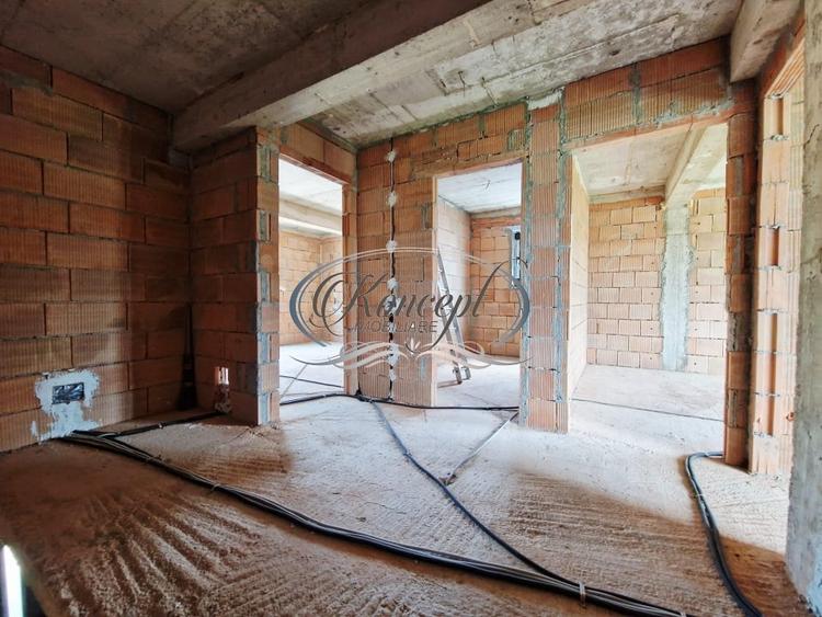 Duplex cu 4 camere cu Canalizare în Borhanci