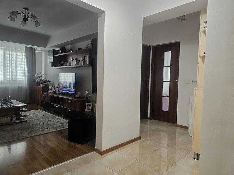 Apartament cu 2 camere decomandat în George Enescu