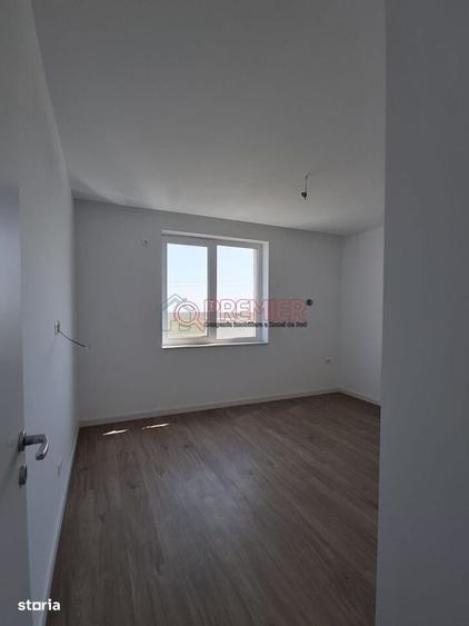 Apartament cu 3 Camere - Terasa Proprie 97 MP - Sector 4 - 7
