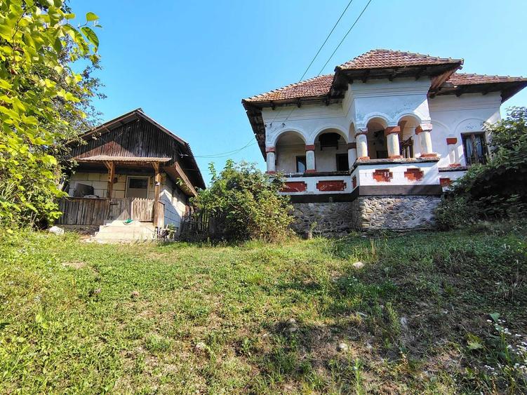 Casă cu 4 camere în Stroești