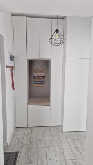 Apartament cu 2 camere semidecomandat în Dumbrăvița