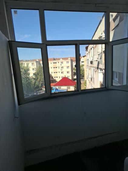Garsonieră decomandată în Exterior Vest