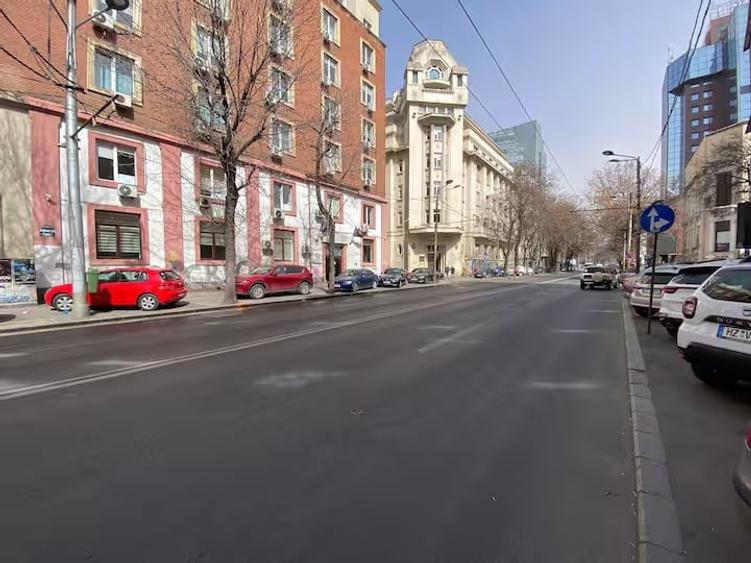 Garsonieră semidecomandată în Universitate